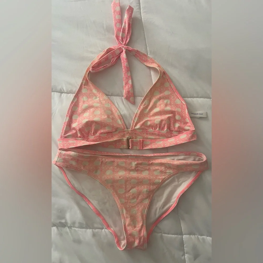 Vineyard Vines preowned vineyard