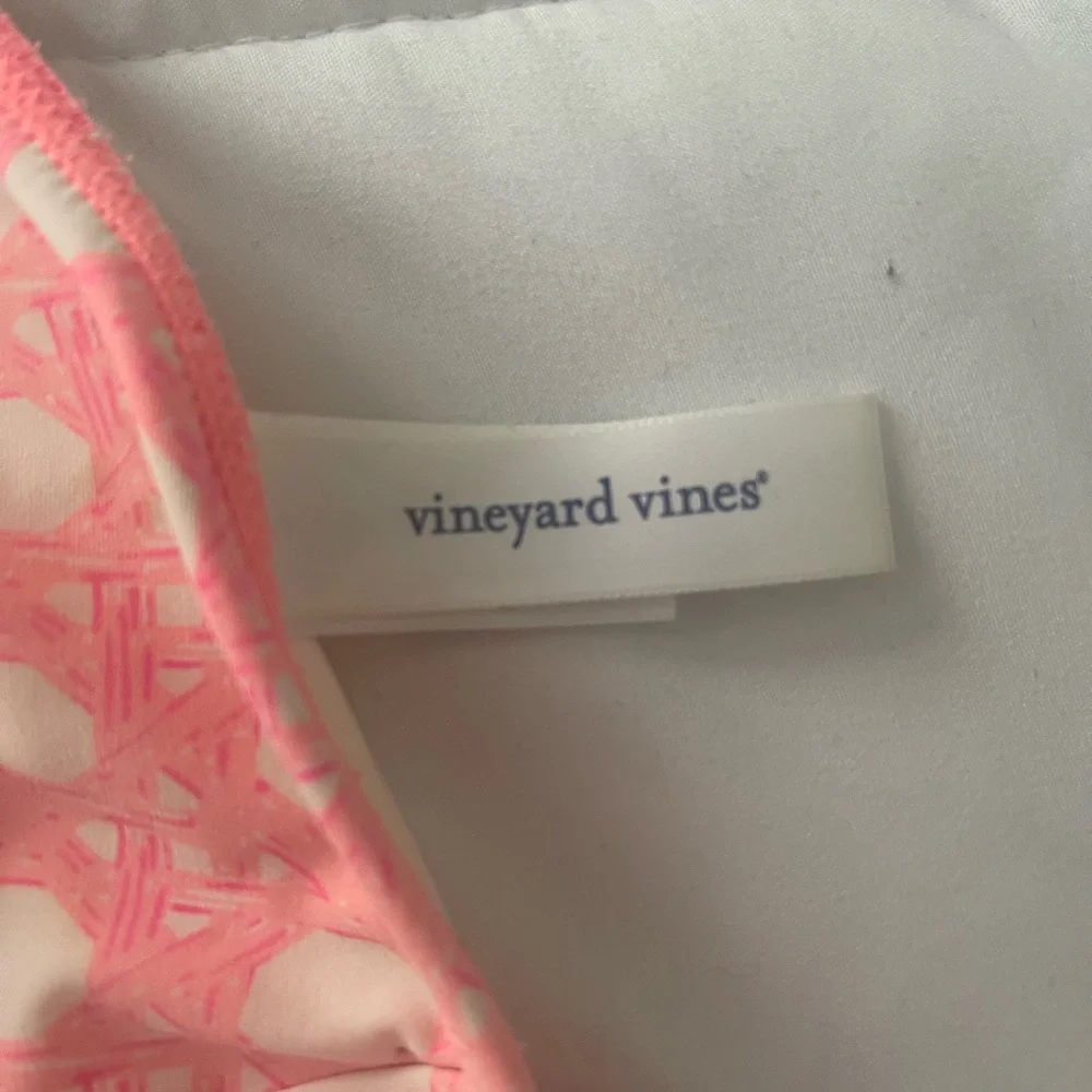 Vineyard Vines preowned vineyard