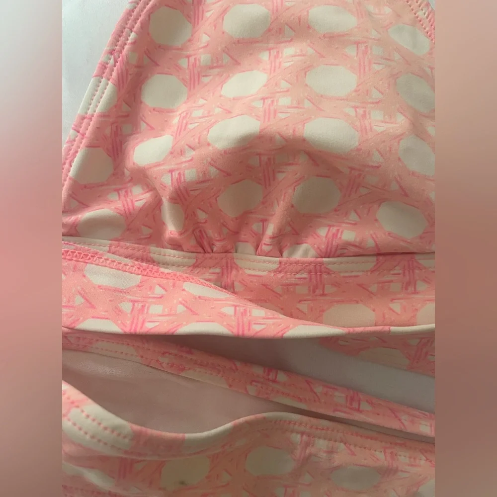 Vineyard Vines preowned vineyard