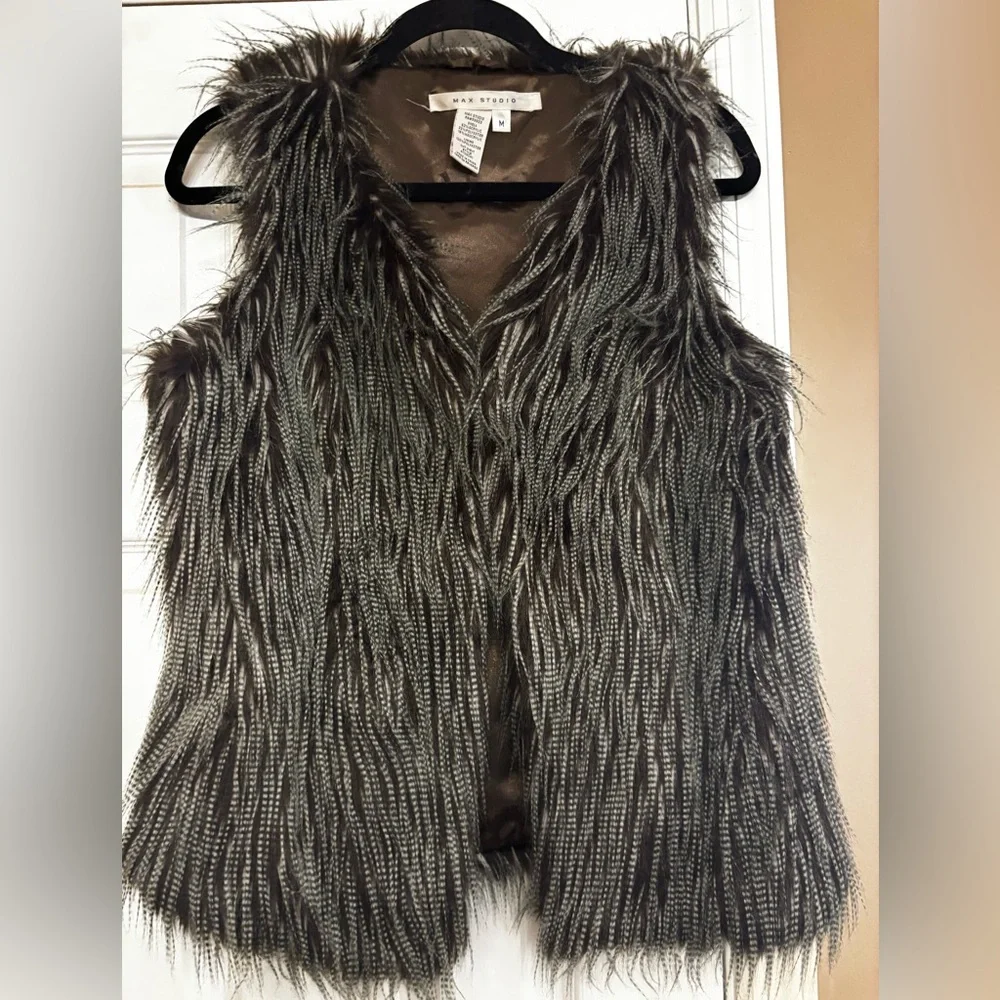 Max Studio Textured Faux Fur Vest in Brown Medium