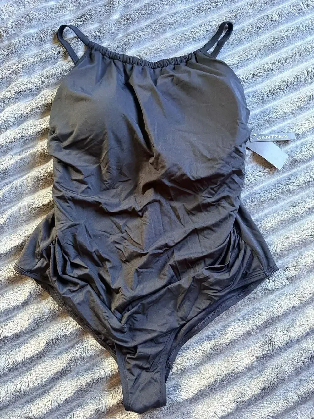 Jantzen Women's Shirred One-Piece Swimsuit in Black Size 20w