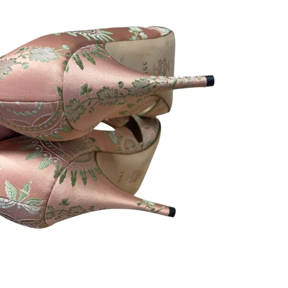 Manolo Blahnik authentic manolo