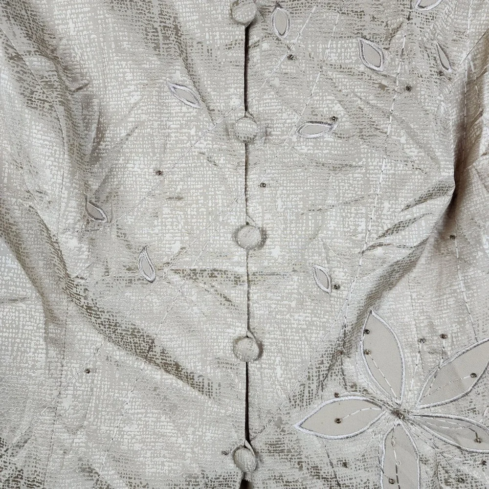 Adrianna Papell exude timeless