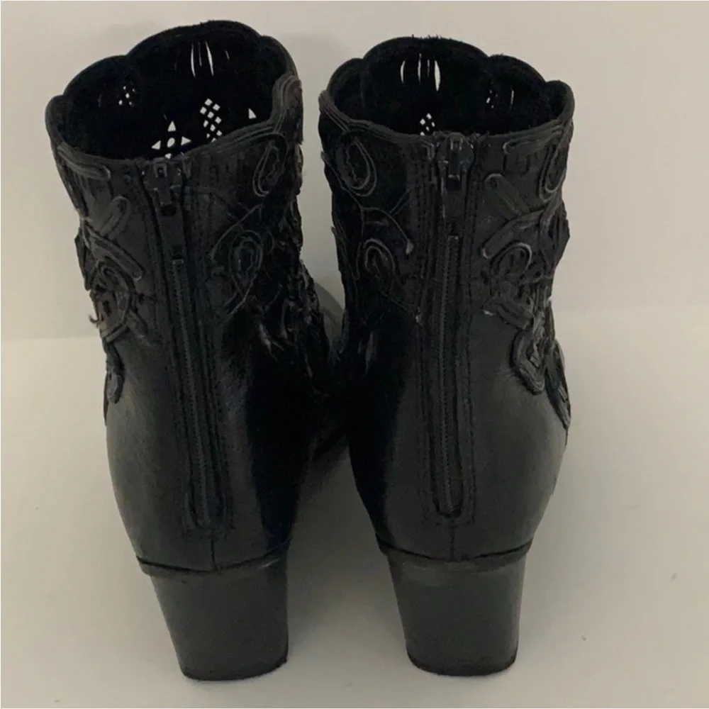 Authentic Via Spiga designer black leather wedge boots size 9.5