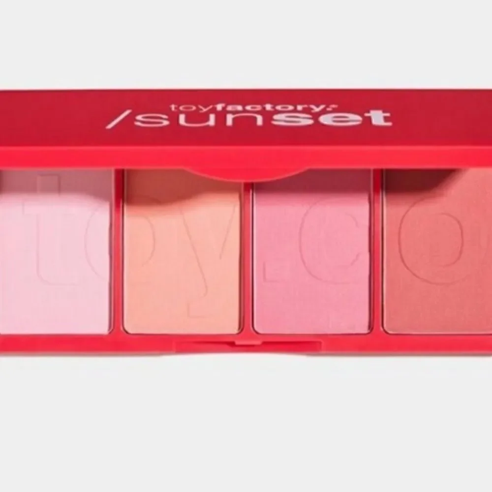 ToyFactory Squalane Powder Four(4!) Blush Palatte w built in mirror “Sunset” NEW