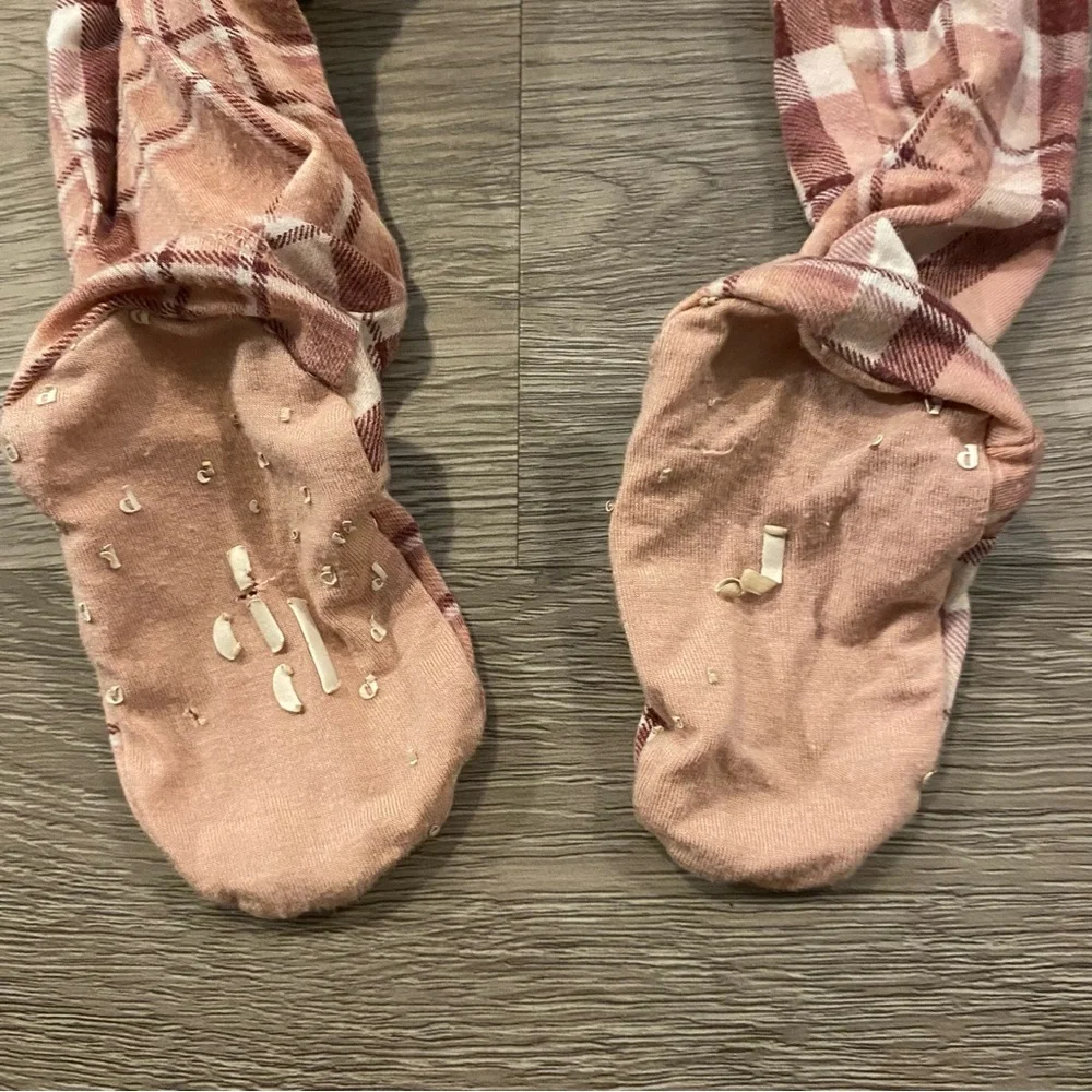 Posh Peanut wear feet