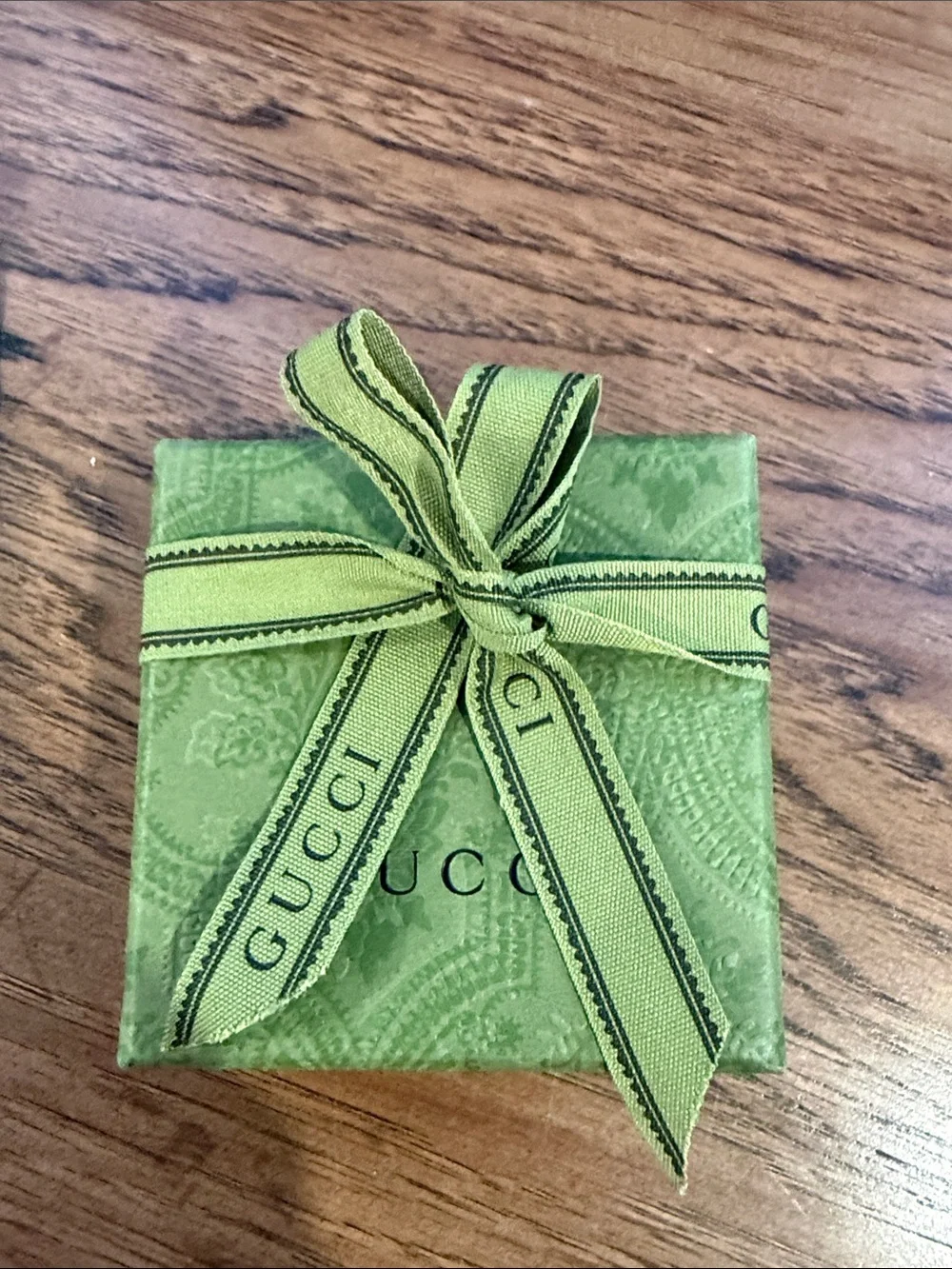 Gucci bold wide