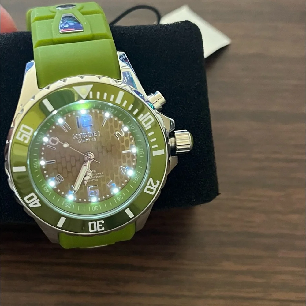 Kyboe silver watch