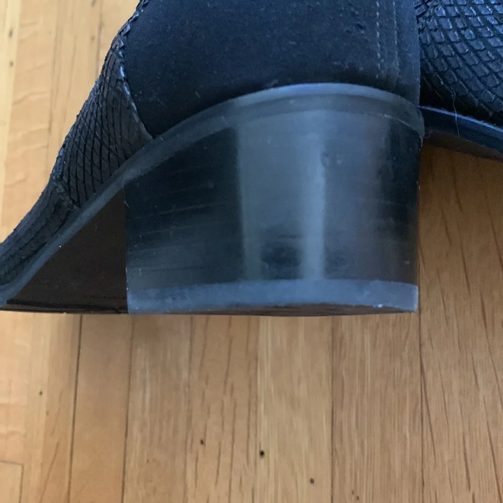 Stuart Weitzman gently worn
