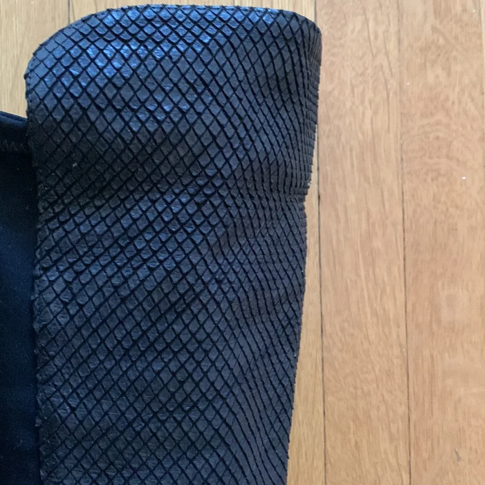 Stuart Weitzman gently worn