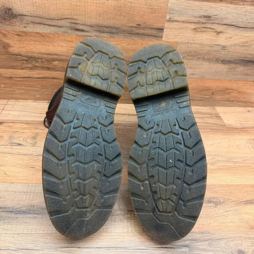 Red Wing Shoes details time product