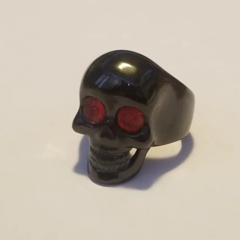 spikes new black