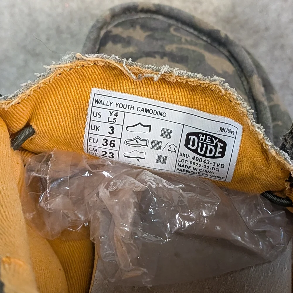 Hey Dude casual slip