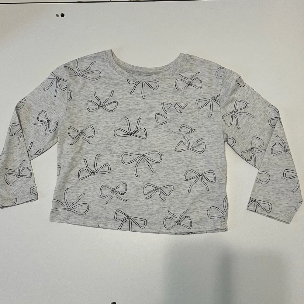Carter's Light Grey Long Sleeve Tee with Black Bow Outline Print