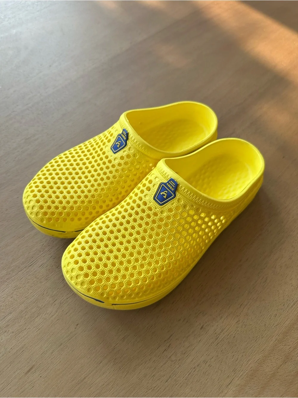 N/A bright yellow