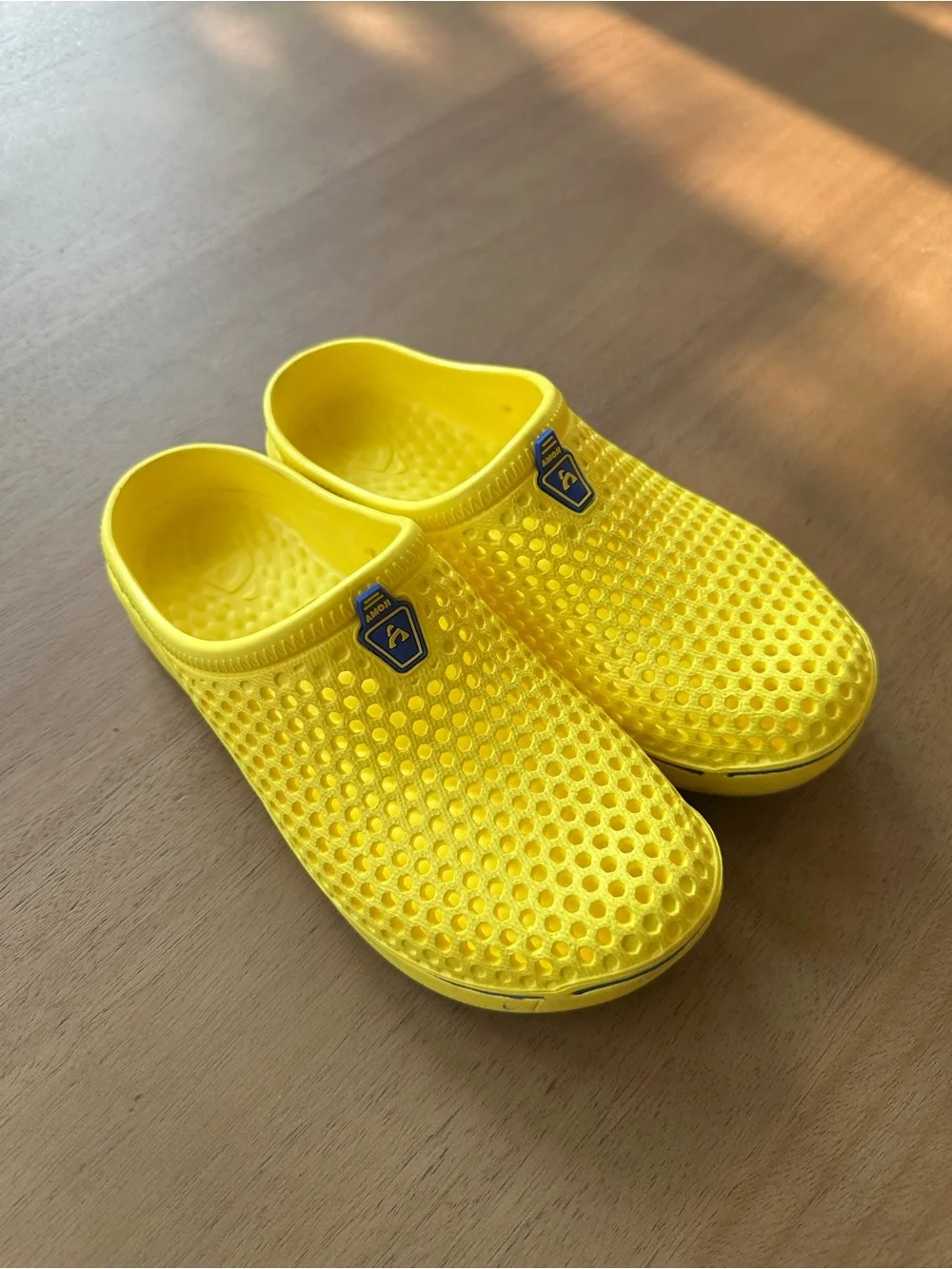 N/A bright yellow