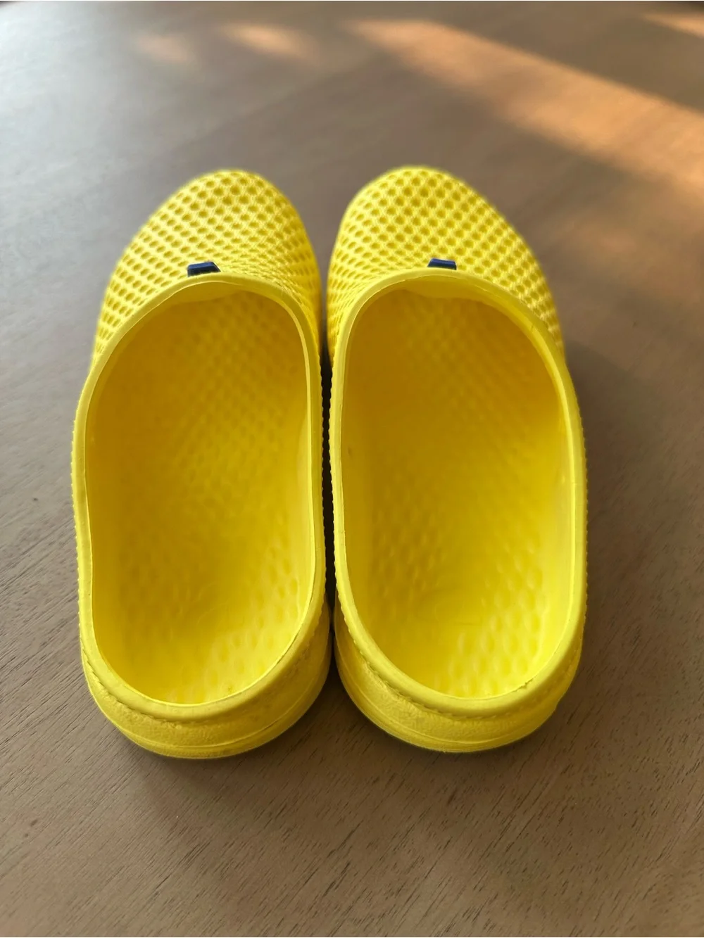 N/A bright yellow