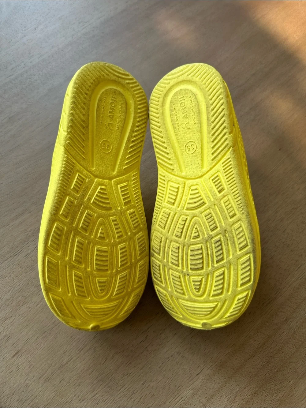 N/A bright yellow