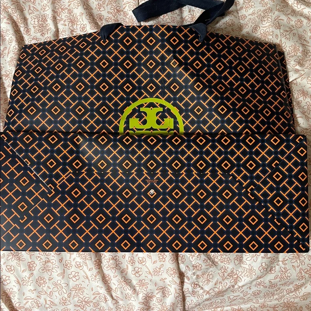 Tory Burch chic tory