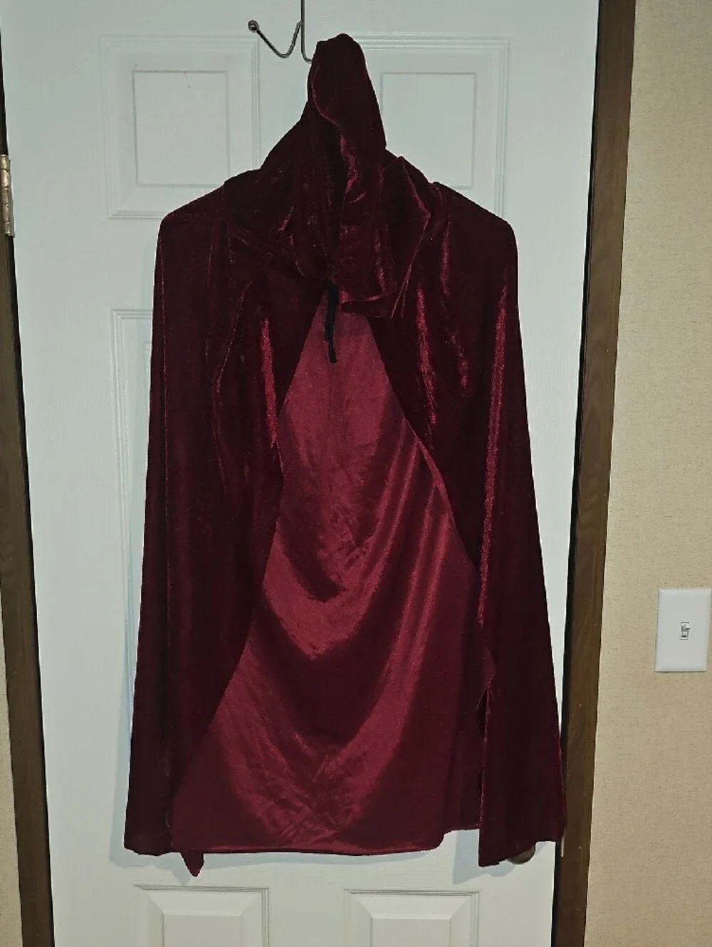 unbranded novelty cloak