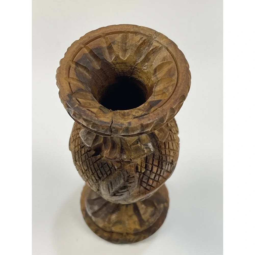 Handcrafted subtle elegant vase