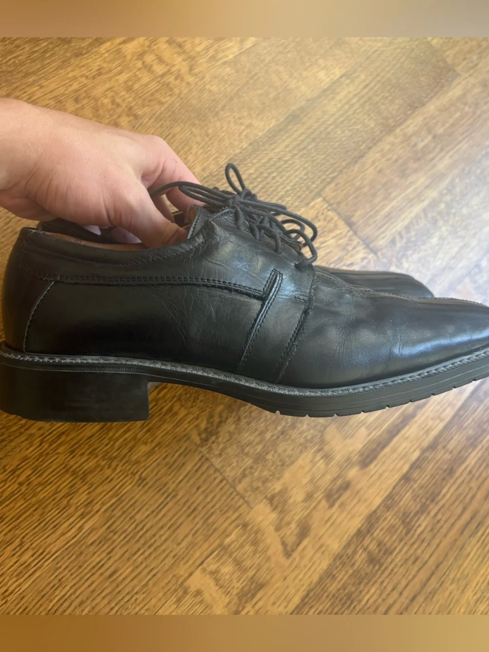 Venturini sleek black