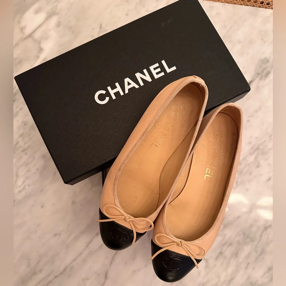 CHANEL Beige and Black Cap-Toe Ballet Flats