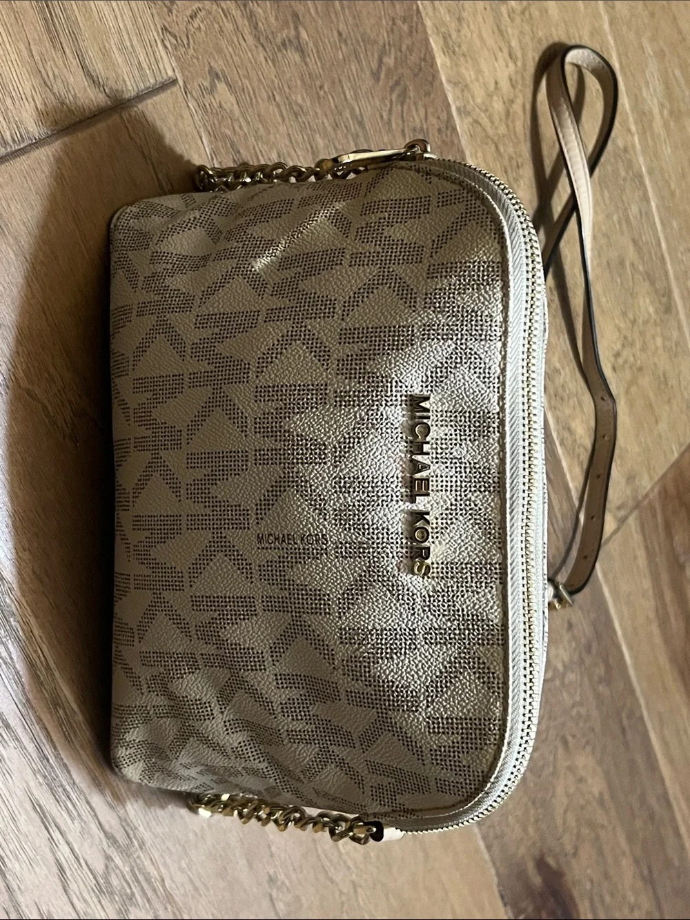 Michael Kors free wear consistent