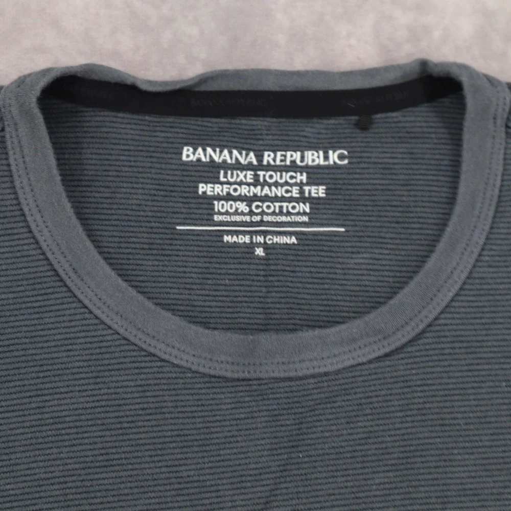 Banana Republic Shirt Mens XL Gray Stripe Luxe Touch Performance Tee T-Shirt