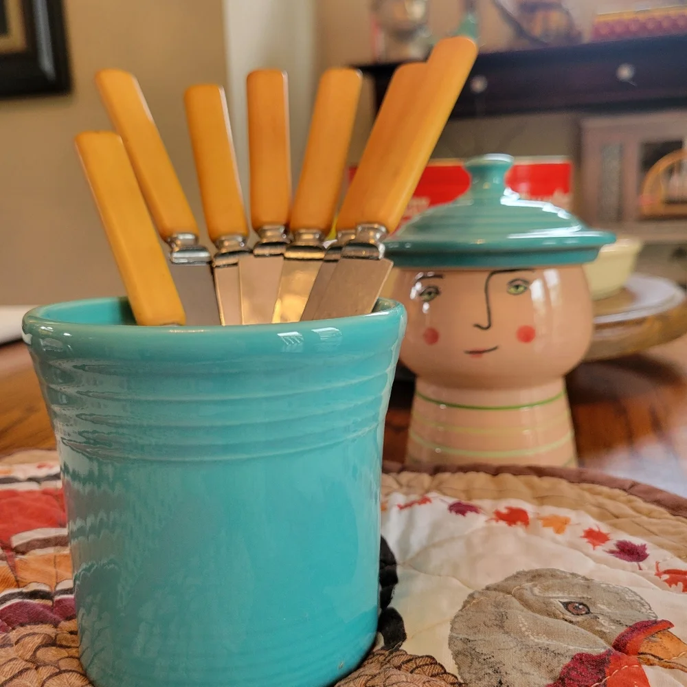 Vintage yellow handle