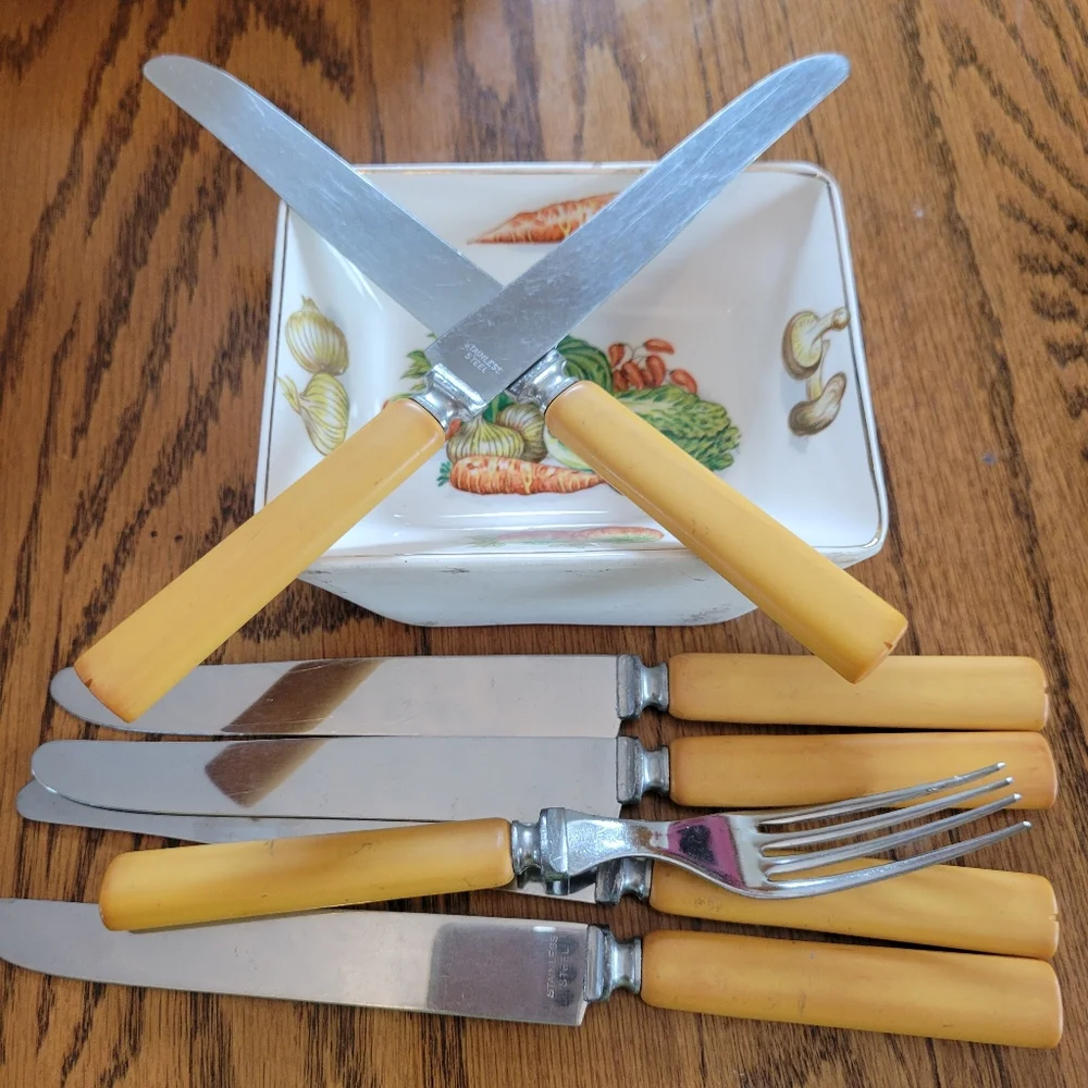Vintage yellow handle