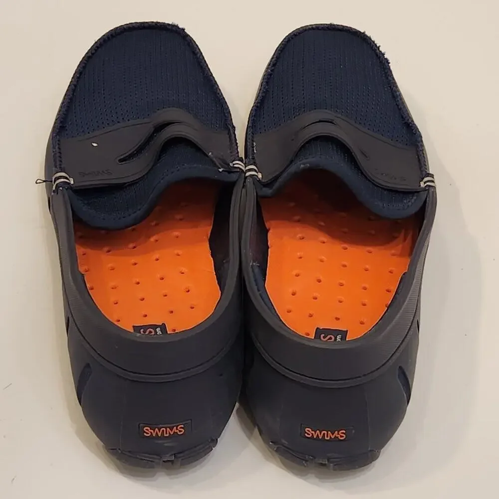 Swims men boat