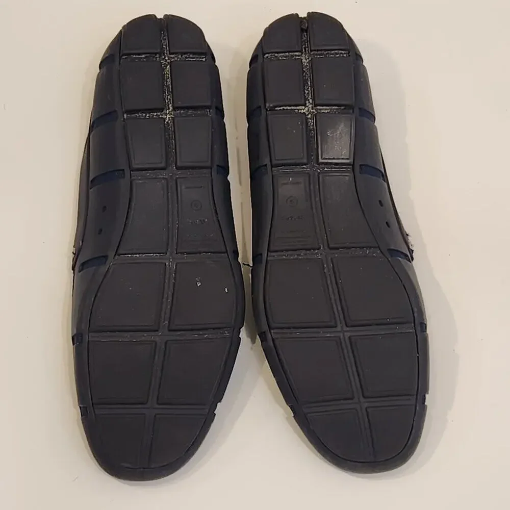 Swims men boat