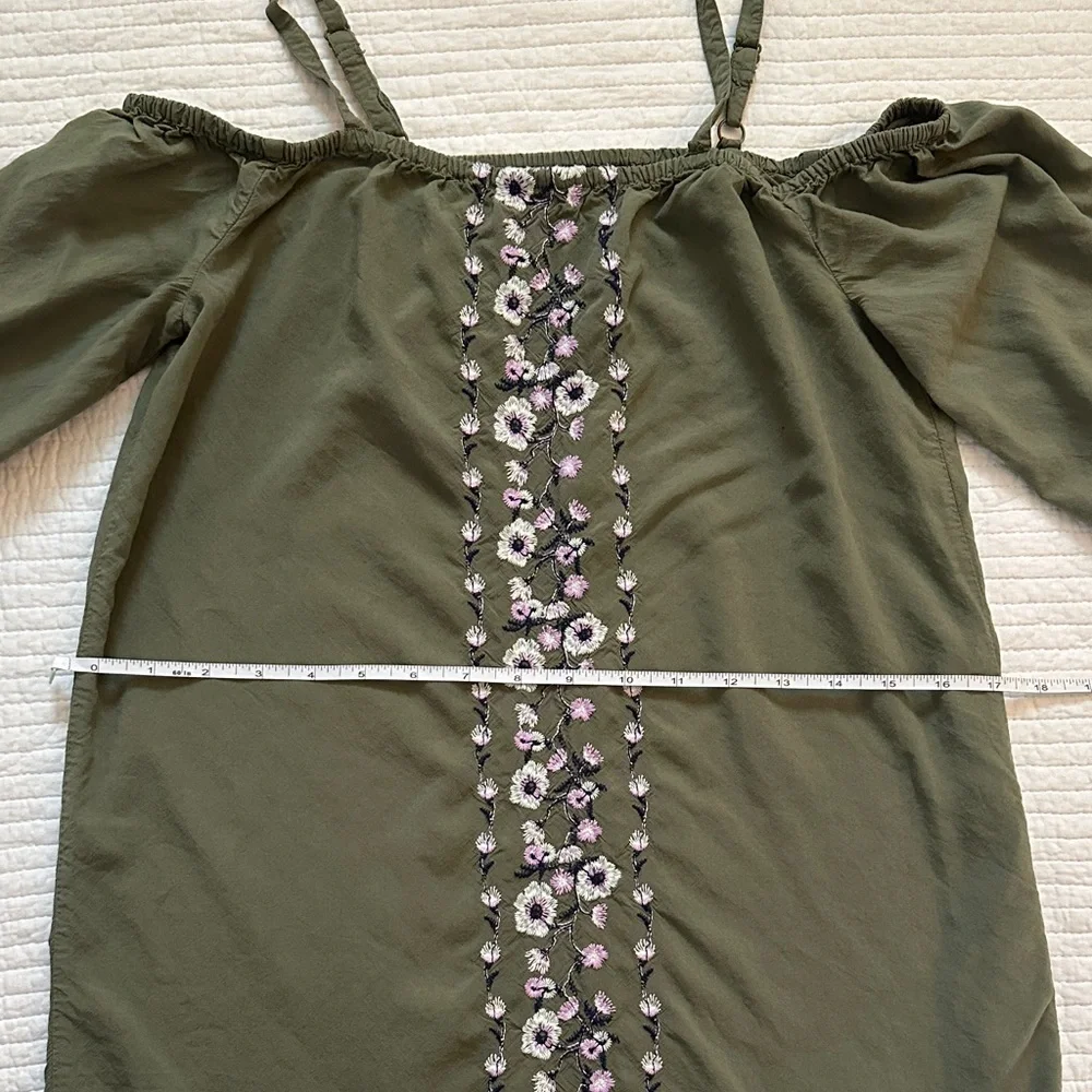 Old Navy lightweight olive