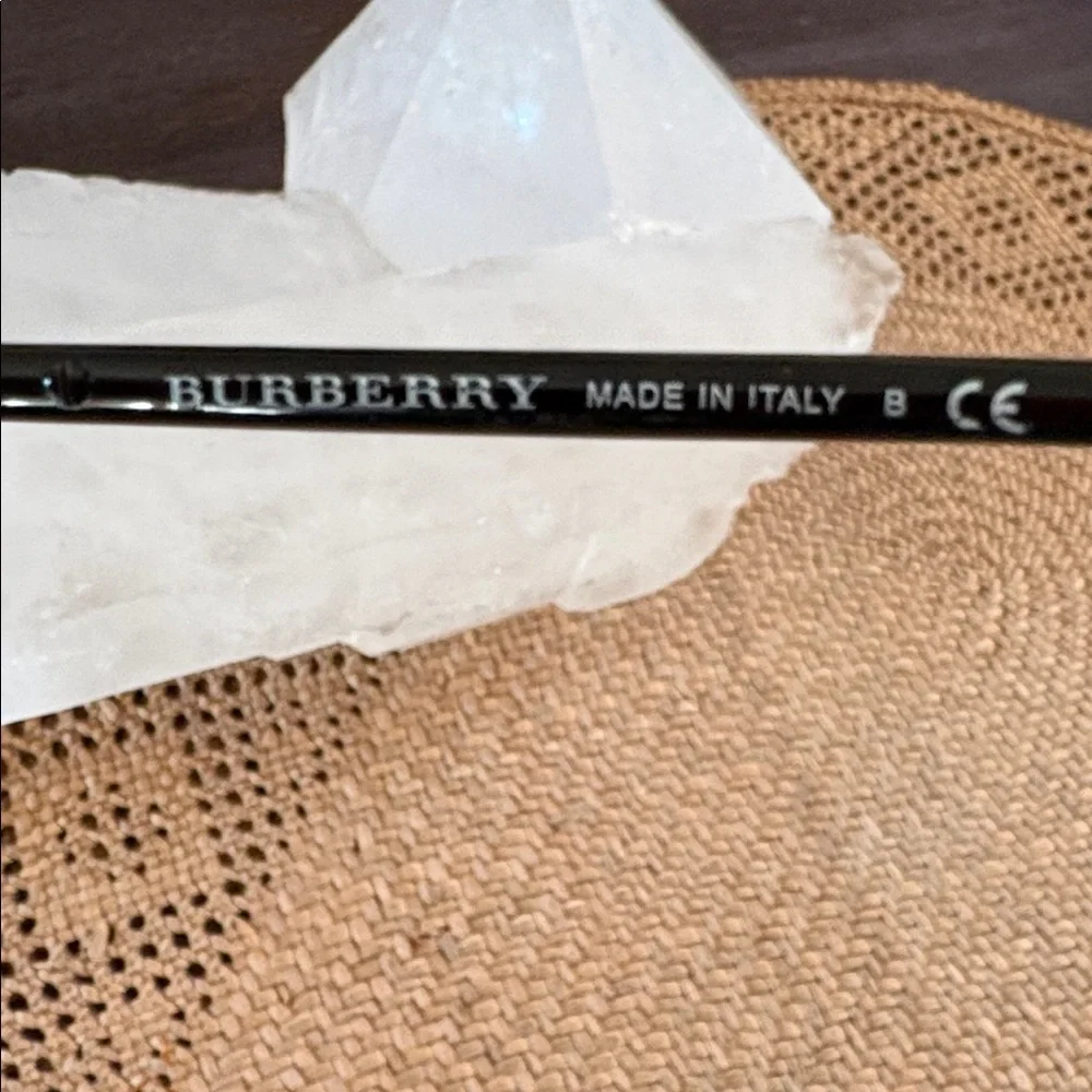 Burberry glasses have