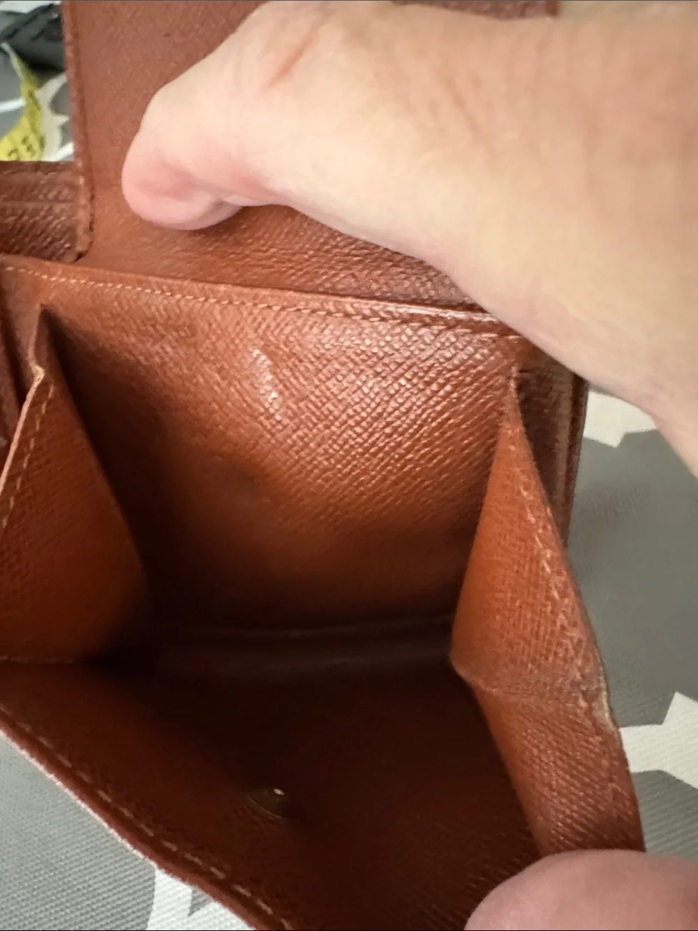 Louis Vuitton authentic pre