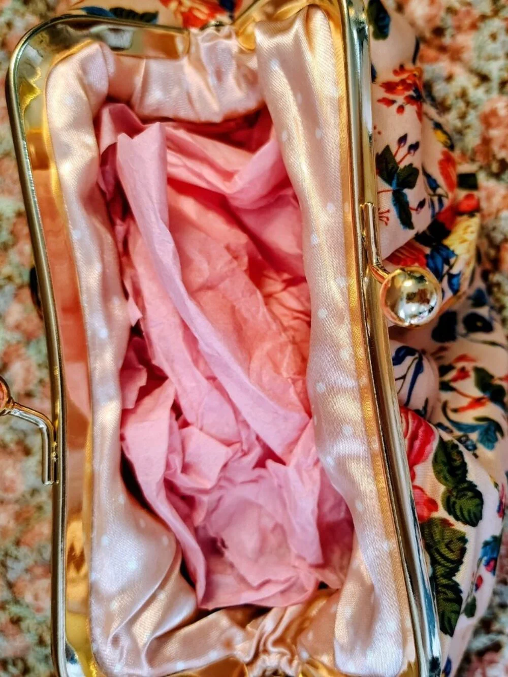 The Vintage Cosmetic Company NWOT Floral Cosmetic Clutch
