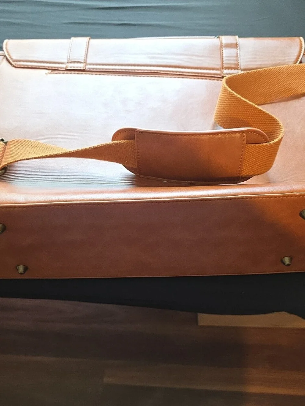 N/A stylish tan
