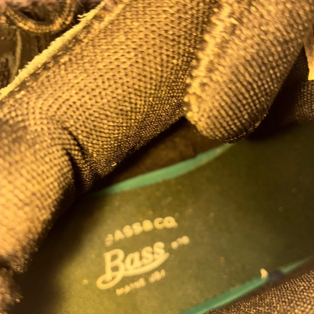 G H Bass bass black