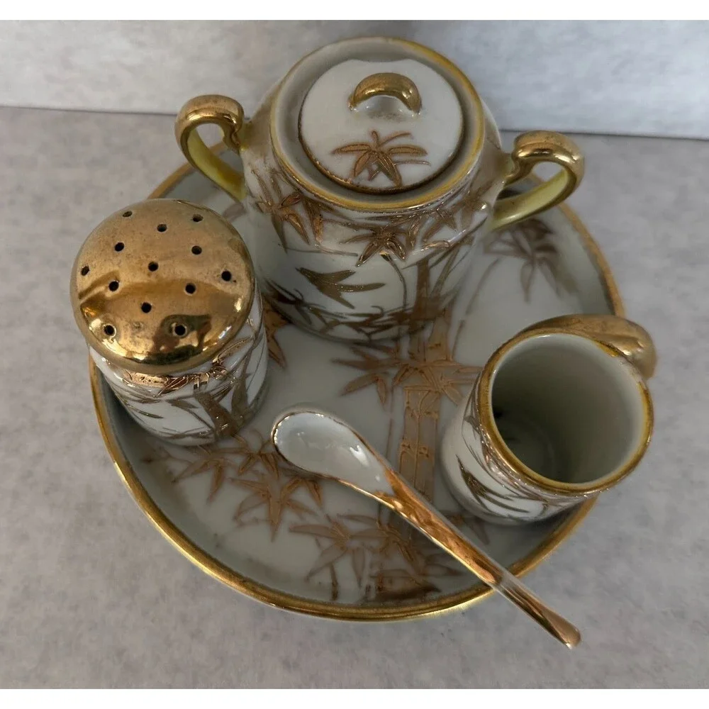N/A manner pieces shaker