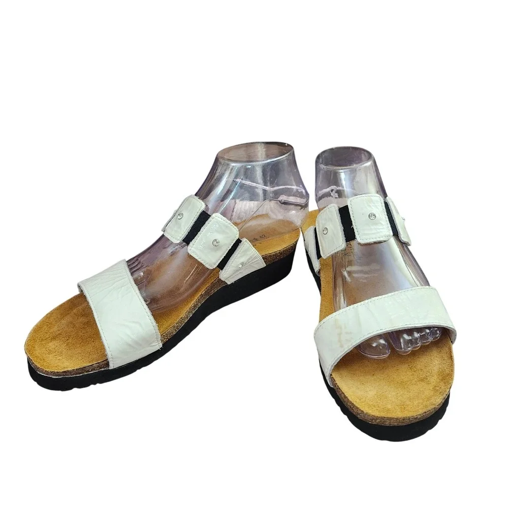 Naot leather slide