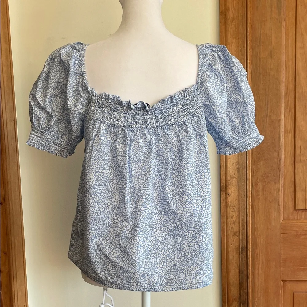 J. CREW Liberty Jacqueline Fabric Blue White Floral Puff Sleeve Smocked Blouse M