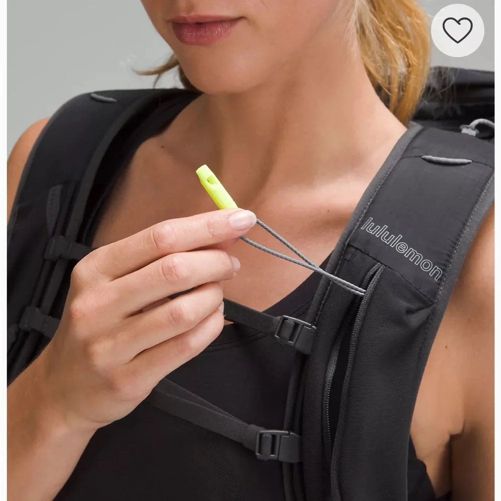 lululemon athletica sternum straps