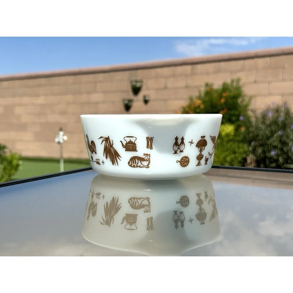 Pyrex vtg early