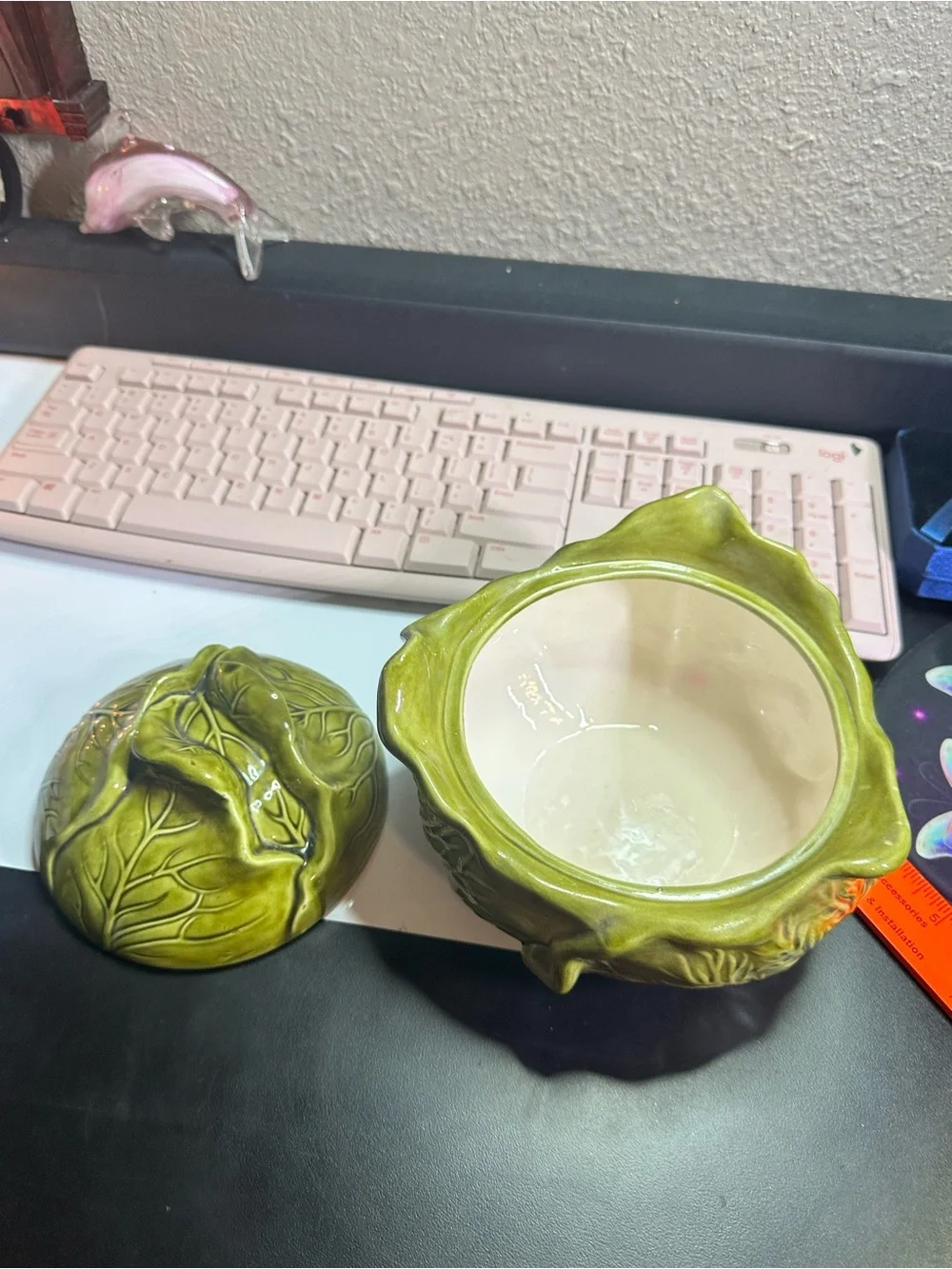 Holland Mold glossy green