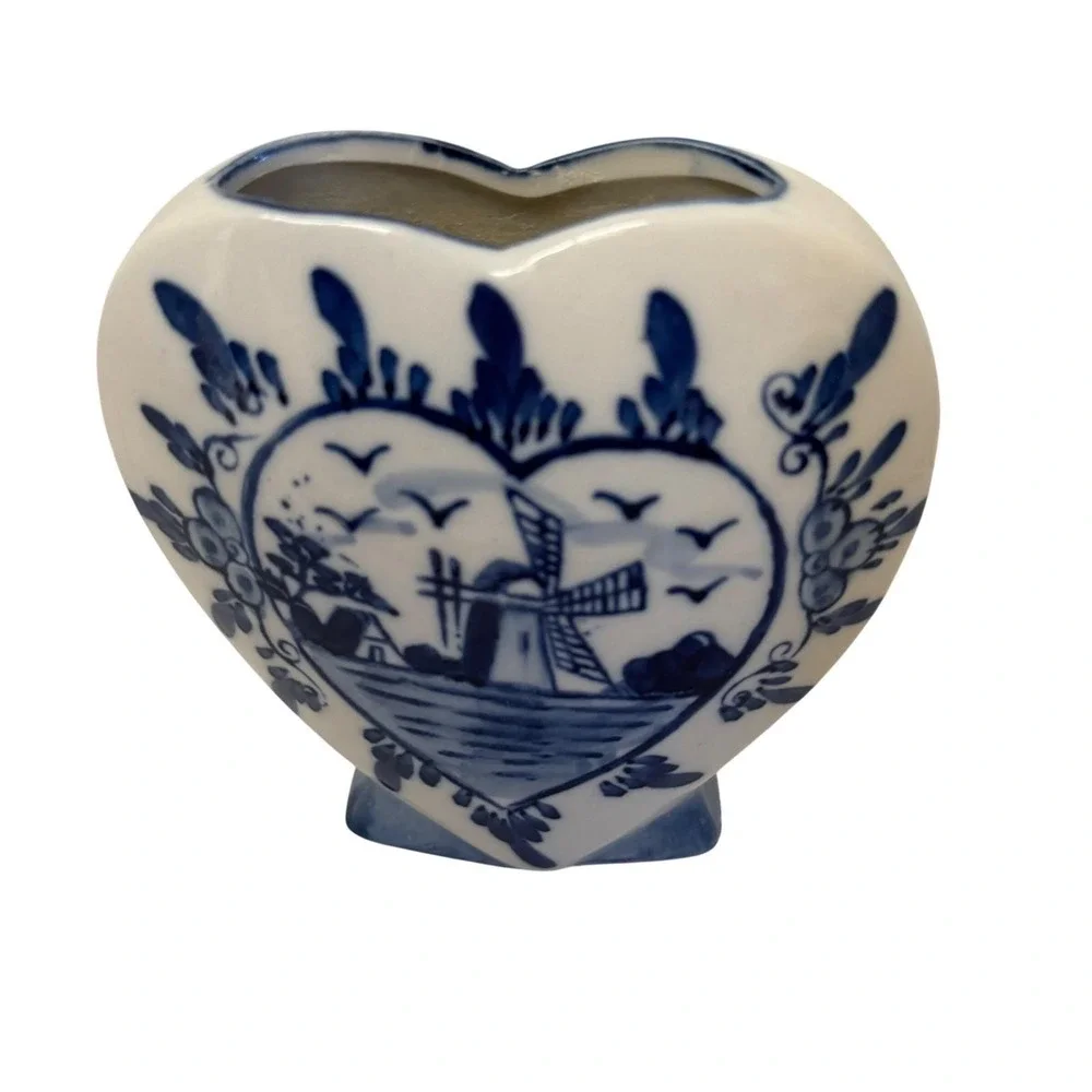 Delft Blue Bud Vase Heart Shaped Blue White Windmill Hand Painted 4in Excellent