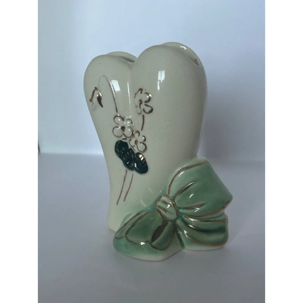 Vintage Ceramic‎ Wall Pocket Vase – Floral Design – Made in USA – 6