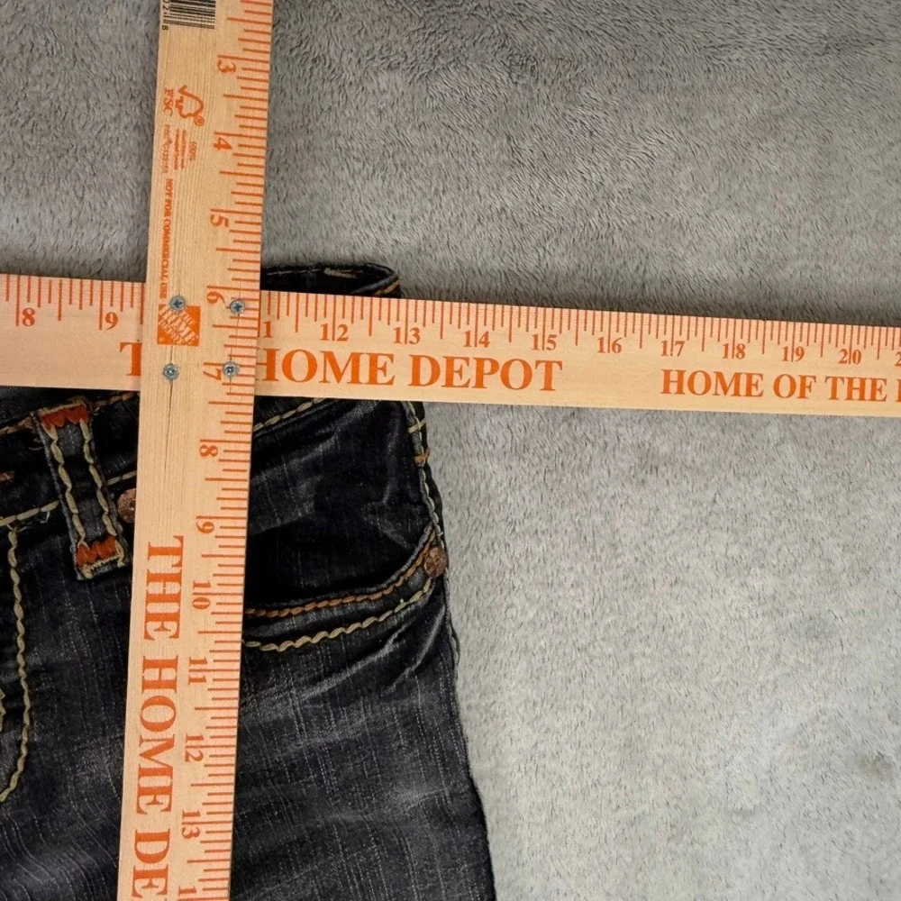 True Religion contrast these
