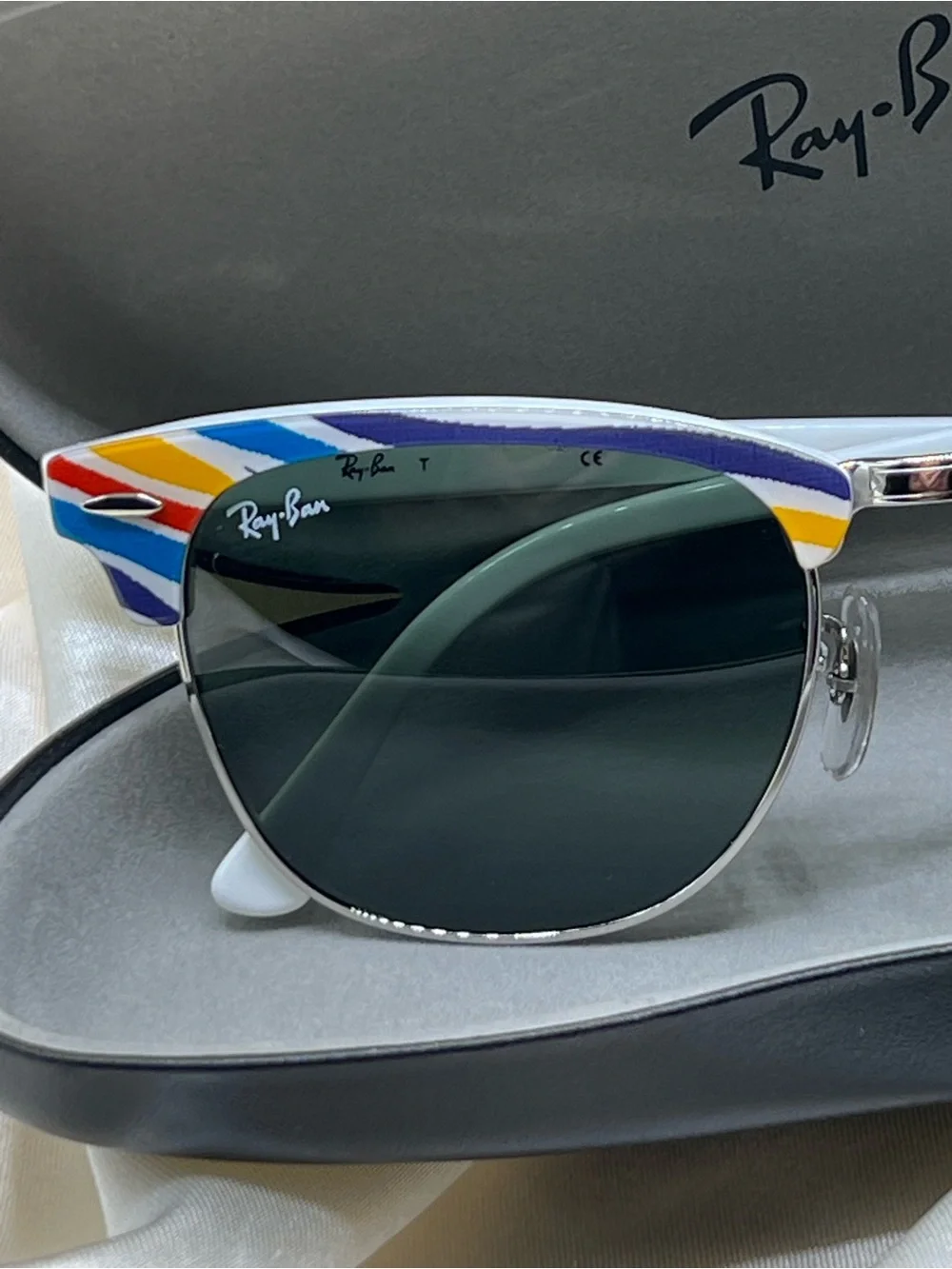 Ray-Ban iconic clubmaster