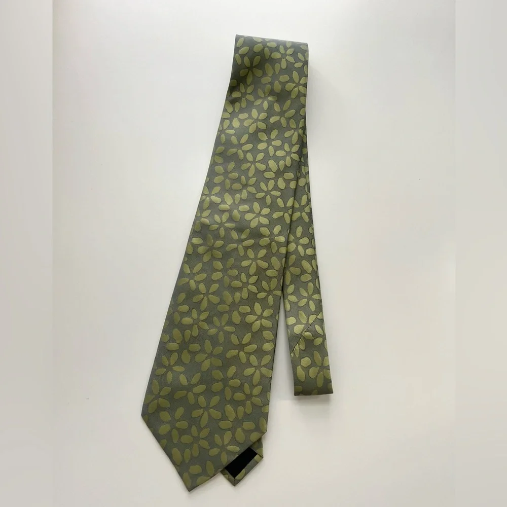 Banana Republic 100% Silk Made in Italy Necktie